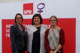 Die Thüringer Delegation in Magdeburg (v. li.) Dr. Babette Winter, Heidrun Sachse, Sonja Sauer (Bild: privat)